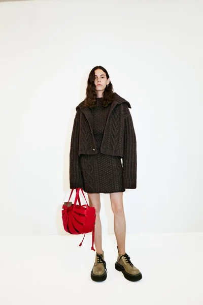 Look 18